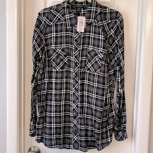 Torrid NWT black gray white plaid button down long sleeve top new size 1